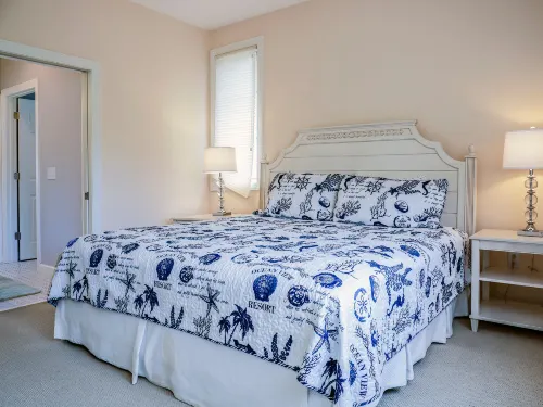Elegant Coastal Retreat with Golf Course Views - Spacious Oasis