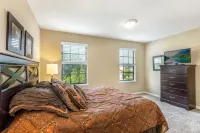 Private Pool and Game Room - Spacious Family Retreat فنادق في لافمان