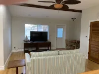 Charming canal-front apartment with king bed, AC, WiFi, in phenomenal Fort Myers