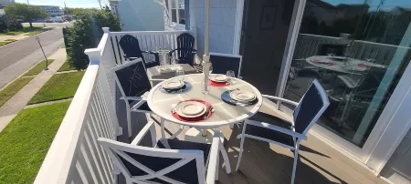 ShoreThingBrigantine 2nd FL: steps to beach! Great 2025 peak weeks available!