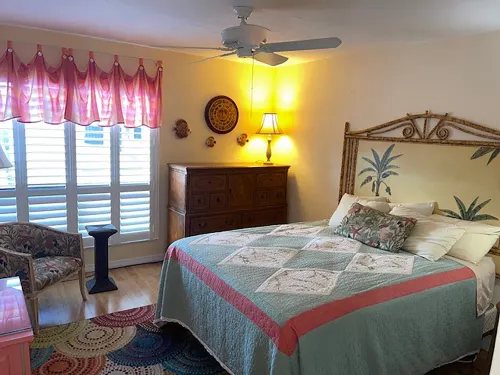 Scenic Patio and Fishing Pier Access - Charming Florida Hideaway
