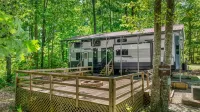 Spacious Deck and Cozy Fire Pit - Inviting Glamper Escape Hotels in DeKalb County