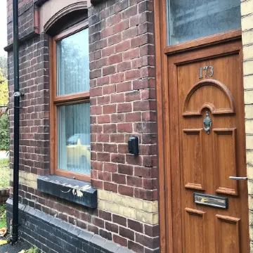 Central Wigan Welcoming Townhouse Sleeps up to 6