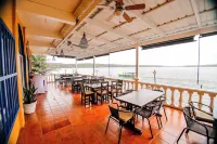 Hotel Villa del Lago Hotels in Flores