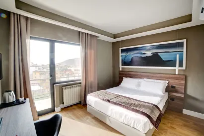 7th Floor Suite