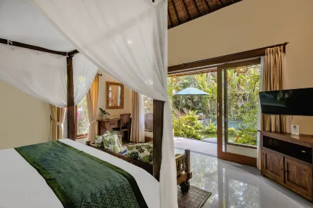 Teja Lokha Ubud Villa Отели рядом с достопримечательностью «Lotus Villa Ubud»
