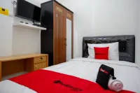 RedDoorz Hostel Near Kota Lama Semarang