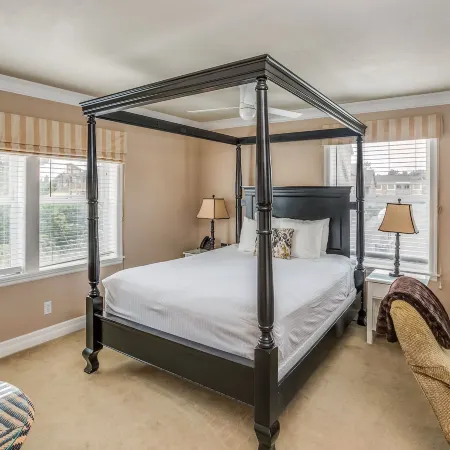 Cannon Beach Hotel Collection Отели рядом с достопримечательностью «Пляж Кэннон-Бич»