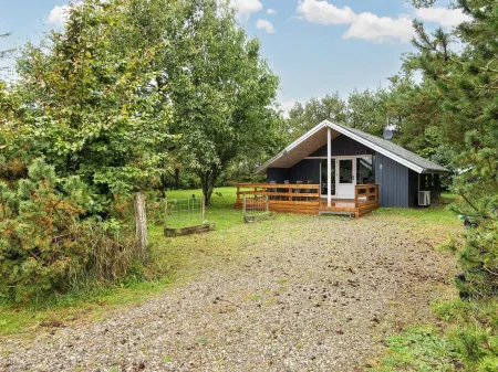 Scenic Fjord Retreat-by Traum