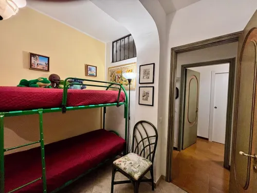 Mara's house, 10-minute walk from downtown, private parking