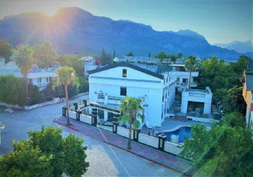 โรงแรมมิยาส์หรู โรงแรมใกล้Kemer Anadolu Otelcilik Ve Turizm Ml