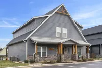 The Rock at Branson Cove 5 BDR on Table Rock!