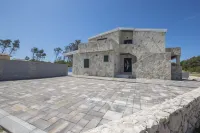 Apartments-Sana Hotels in Vir