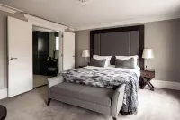 One Warwick Park Hotel