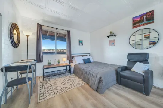 Canyon's Edge Route 66 Motel