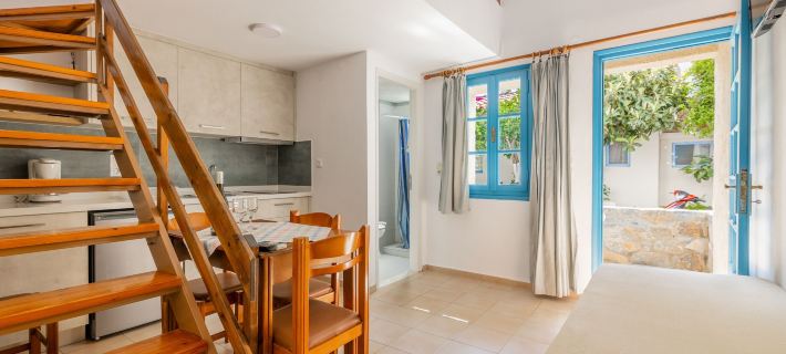 Joanna Apartments Hotels in Agia Pelagia