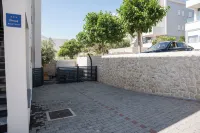 Anabella Apartment - Jacuzzi & Infra Sauna Hotels in Novalja