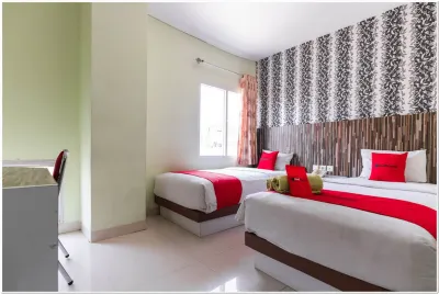 RedDoorz Plus @ Hertasning Area Makassar Hotel dekat Menara Pinisi UNM