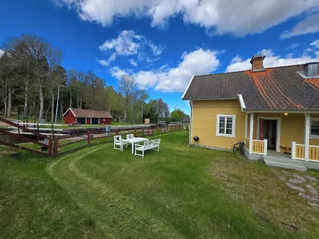 Norrqvarn Hotel & Resort by Vänerport Отели в г. Мариестад