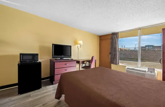 羅德威酒店 門羅