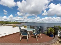 Cystanog Fach - Spectacular Sea Views, Balcony and Terrace, Parking Hotels in Saundersfoot
