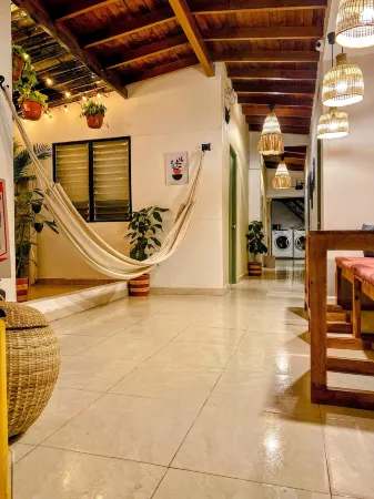 Luum Casa Hotel Manila Отели рядом с достопримечательностью «Plaza de Toros La Macarena»