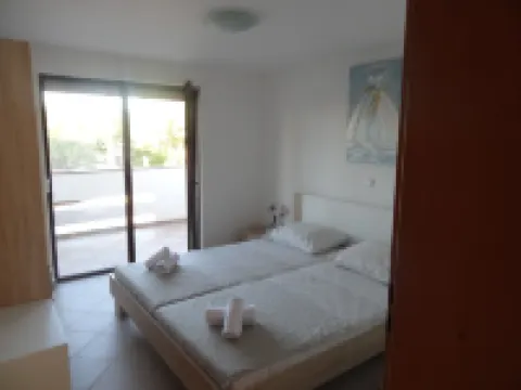 Ilsad公寓, 帶泳池的公寓，距海80米，陽台海景