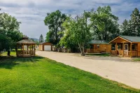 Rustic Ridge Cabins, Charming Retreat (3 Options Hotels in Ranchester