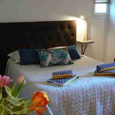 Logis Muraille Romaine, Centre Historique, Lit queen size Rooms