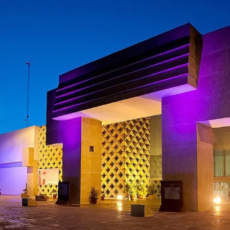 Holiday Inn & Suites MERIDA LA ISLA by IHG