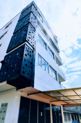 拉馬丁內拉馬雷孔