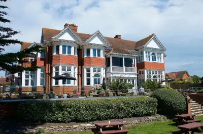The Beach House Hotels in Totland