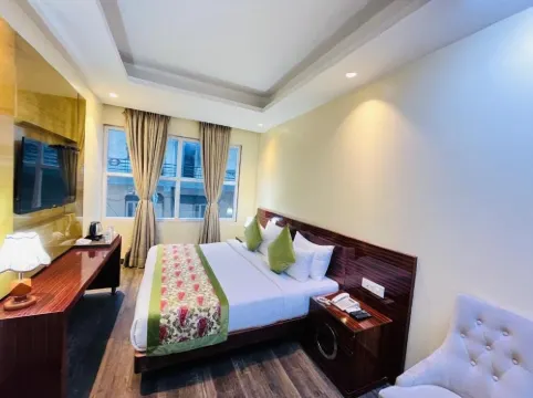Hotel Banz Near Delhi Airport