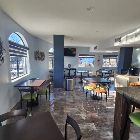 Days Inn & Suites by Wyndham Tucson/Marana