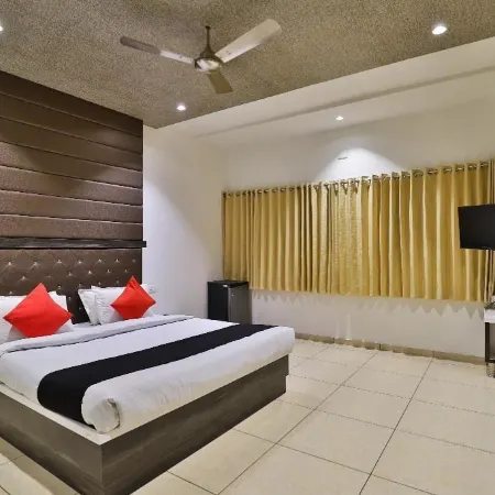 Dev Motel & Banquet