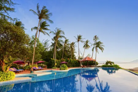 Nataya Round House Coral Bay Resort