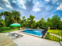 Lan Lay Resort Hotels in Khlong Yai