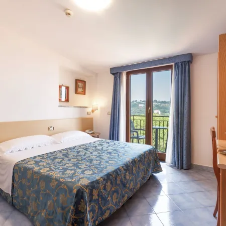 Hotel la Pergoletta Отели рядом с достопримечательностью «Пляж Петерс»