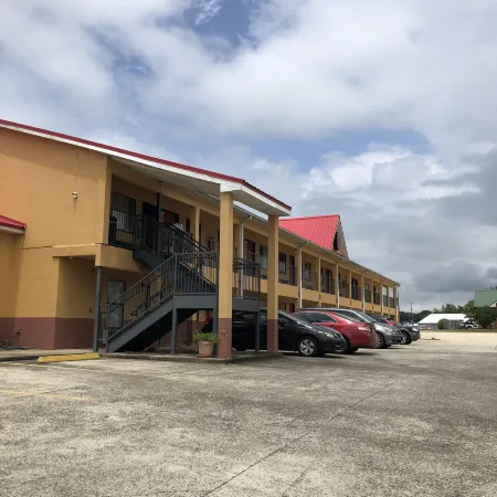 Clairmont Inn Отели в г. Джаспер