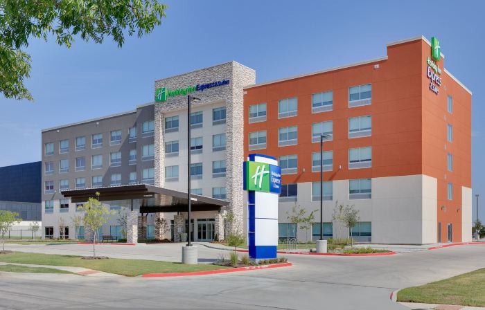 Holiday Inn Express & Suites DALLAS NW HWY - LOVE FIELD by IHG