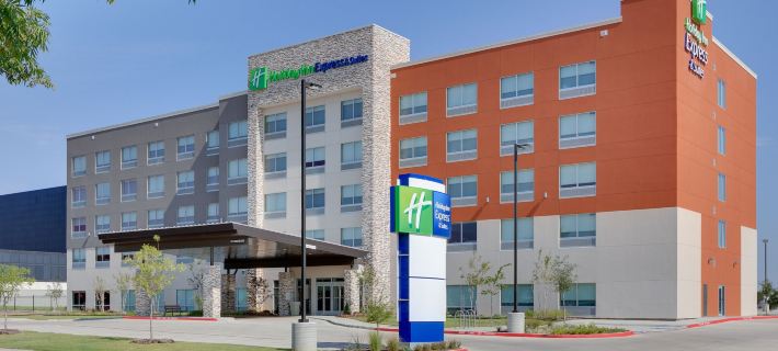 Holiday Inn Express & Suites DALLAS NW HWY - LOVE FIELD by IHG Hotels in Dallas