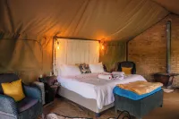 Bushman Rock Safaris Hotels near Cachoeira Ponte Alta