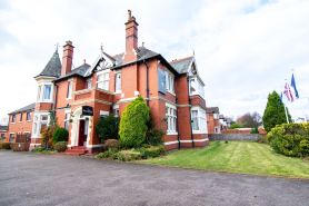 Trivelles Park Hotel