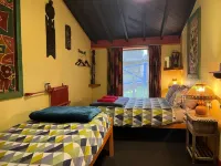 Global Village Travellers Lodge Hotel a Coal Creek