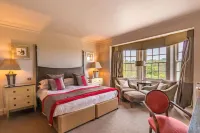 Wood Hall Hotel & Spa