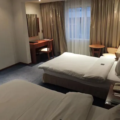 Plaza Hotel Beirut Отели рядом с достопримечательностью «Хамра»