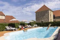 Hotel les Suites - Domaine de Crécy - piscina
