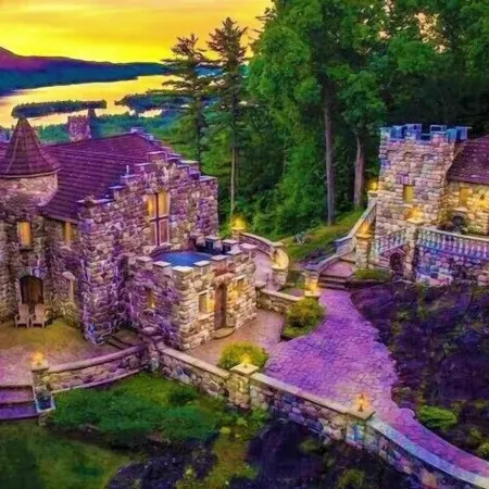 Highlands Castle Overlooking Lake George Plus 2 Other Castles & Suites