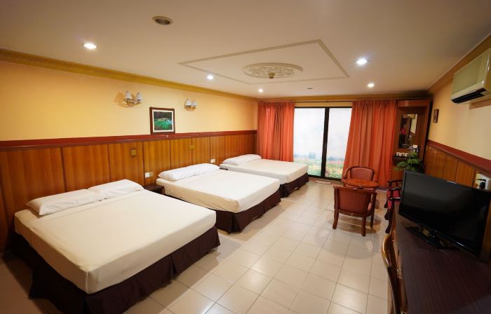 FullyWell Hotel