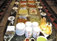 Ritz Plaza - breakfast